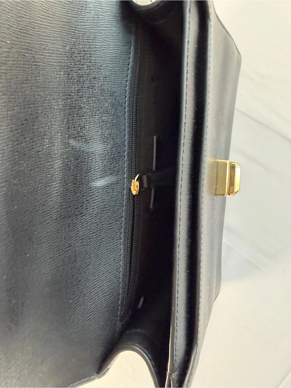 Kate Spade Phoebe turn lock Black Leather Shoulder Bag with Gold Hardware